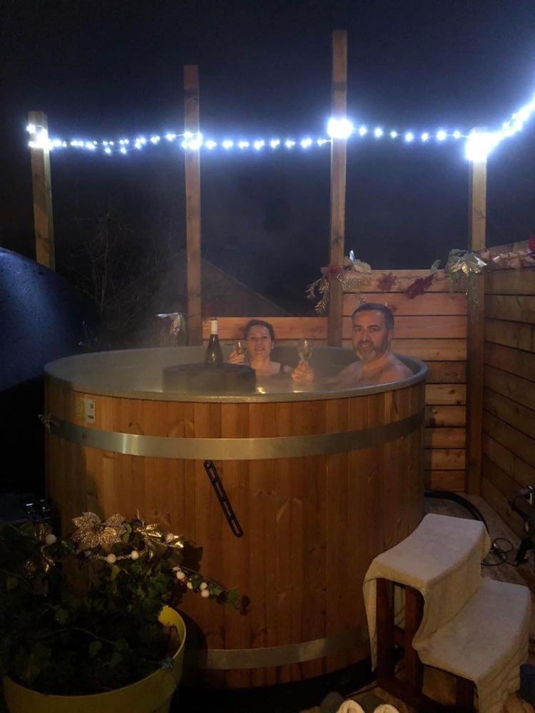 A La Marc'Quize Chambres D'Hotes, Petit Dejeuner Compris, Avec Piscine A Debordement En Exterieur, Bain Nordique A 38 Degres En Prestation Supplement Sur Reservation Horaire Anticipee 1 Place De Parking Gratuite Sur Place Mouxy Bagian luar foto
