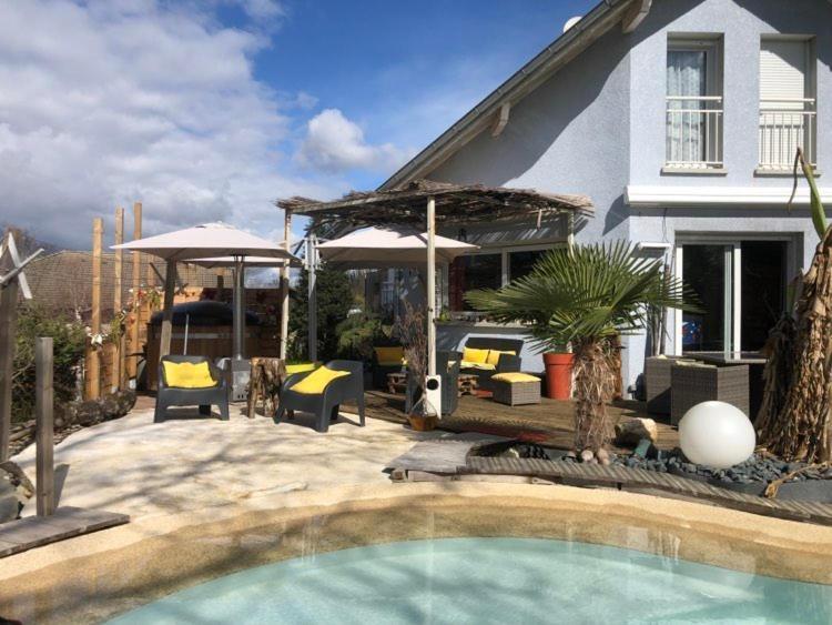 A La Marc'Quize Chambres D'Hotes, Petit Dejeuner Compris, Avec Piscine A Debordement En Exterieur, Bain Nordique A 38 Degres En Prestation Supplement Sur Reservation Horaire Anticipee 1 Place De Parking Gratuite Sur Place Mouxy Bagian luar foto