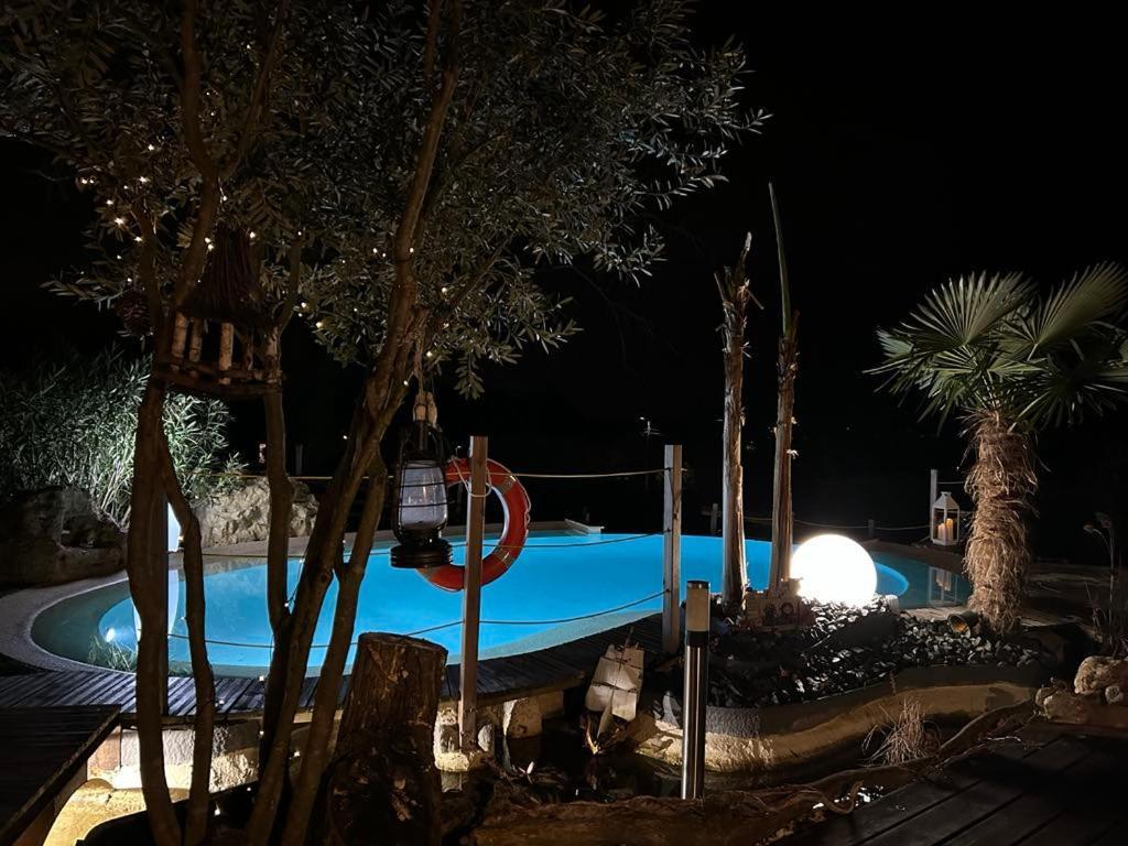 A La Marc'Quize Chambres D'Hotes, Petit Dejeuner Compris, Avec Piscine A Debordement En Exterieur, Bain Nordique A 38 Degres En Prestation Supplement Sur Reservation Horaire Anticipee 1 Place De Parking Gratuite Sur Place Mouxy Bagian luar foto