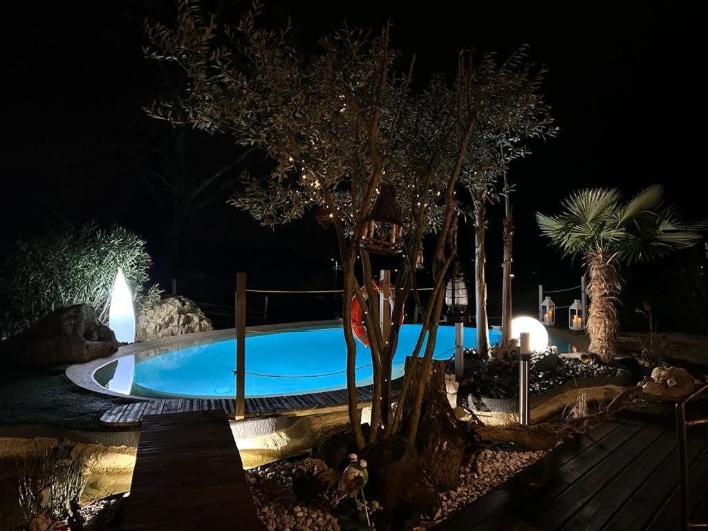 A La Marc'Quize Chambres D'Hotes, Petit Dejeuner Compris, Avec Piscine A Debordement En Exterieur, Bain Nordique A 38 Degres En Prestation Supplement Sur Reservation Horaire Anticipee 1 Place De Parking Gratuite Sur Place Mouxy Bagian luar foto